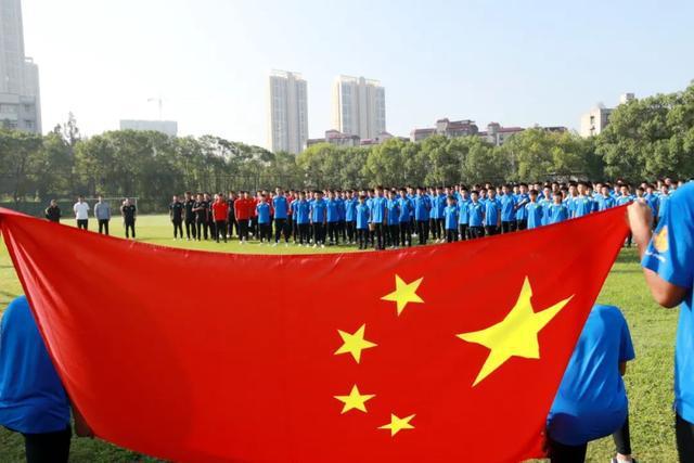 美人媄玻色因抗皱紧致面霜“女性抗衰神器”,到底有没有用?